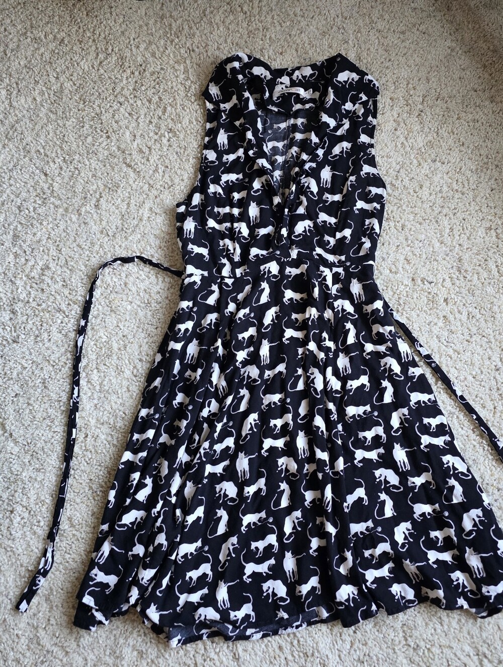 Sunny Girl Black & White Cat Print Retro style Dress, small